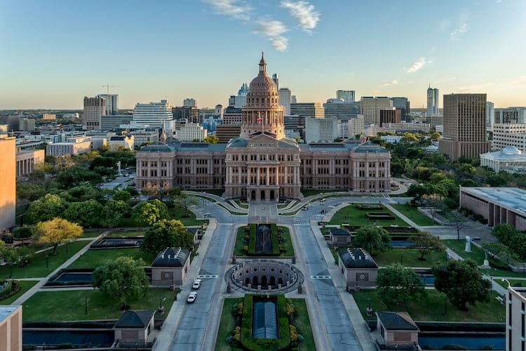 Rent a Charter Bus to the Texas Capitol | GOGO Charters