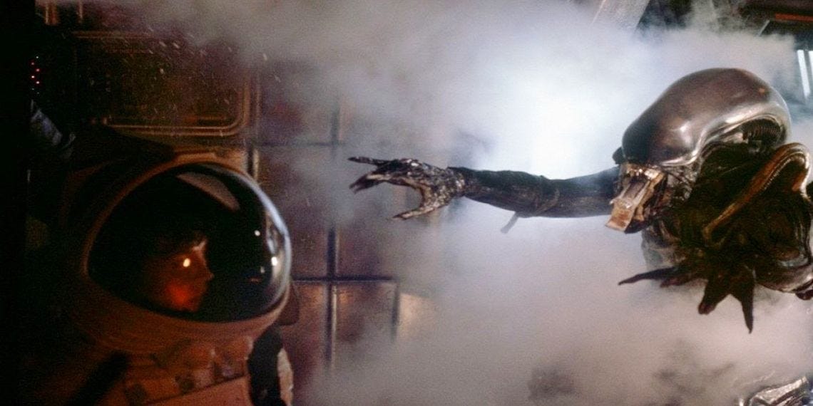 Alien-1979-Ellen-Ripley-Xenomorph-Fog-Ending.jpg (1140×570)