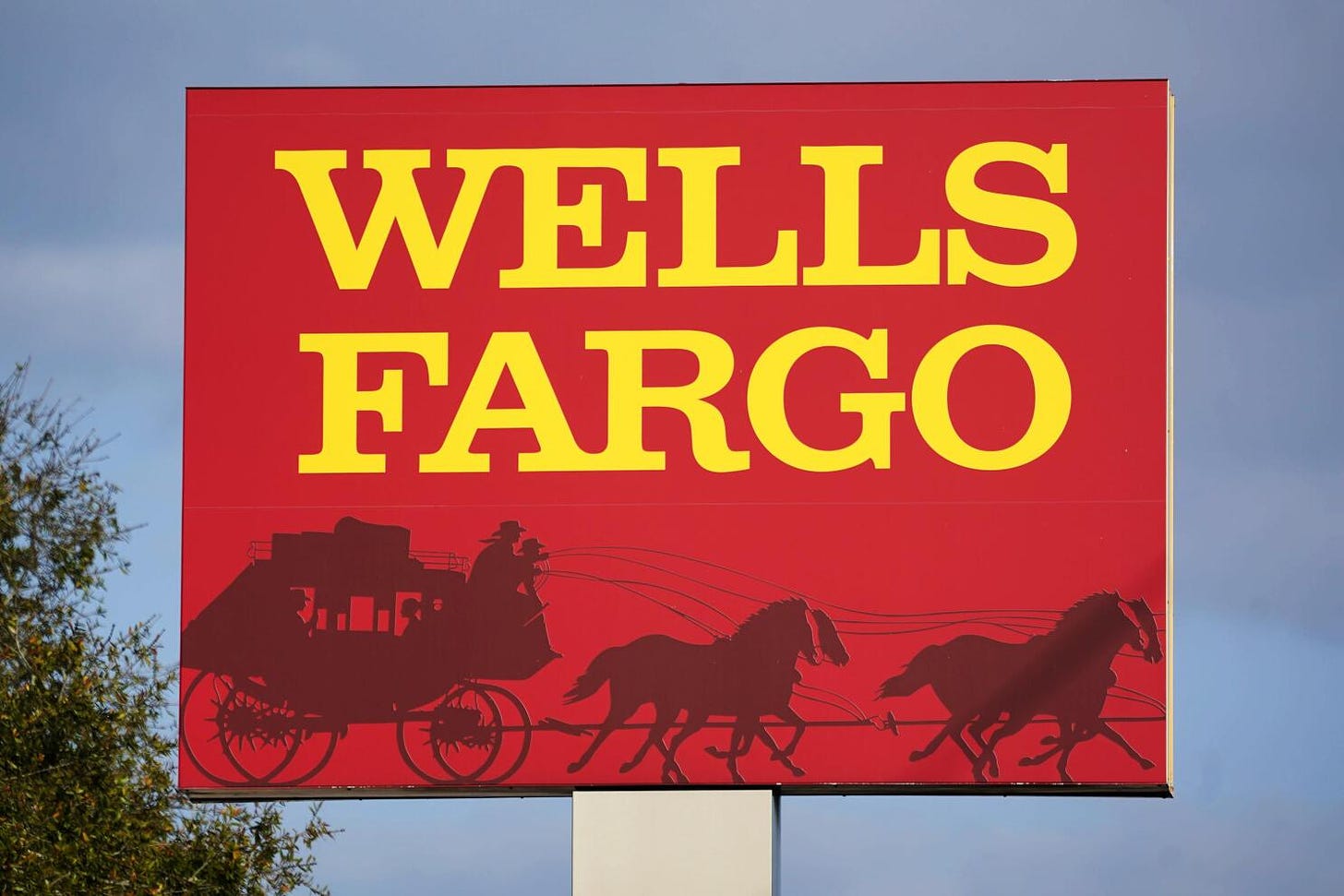 Wells Fargo to pay $3.7B over consumer law violations | AP News