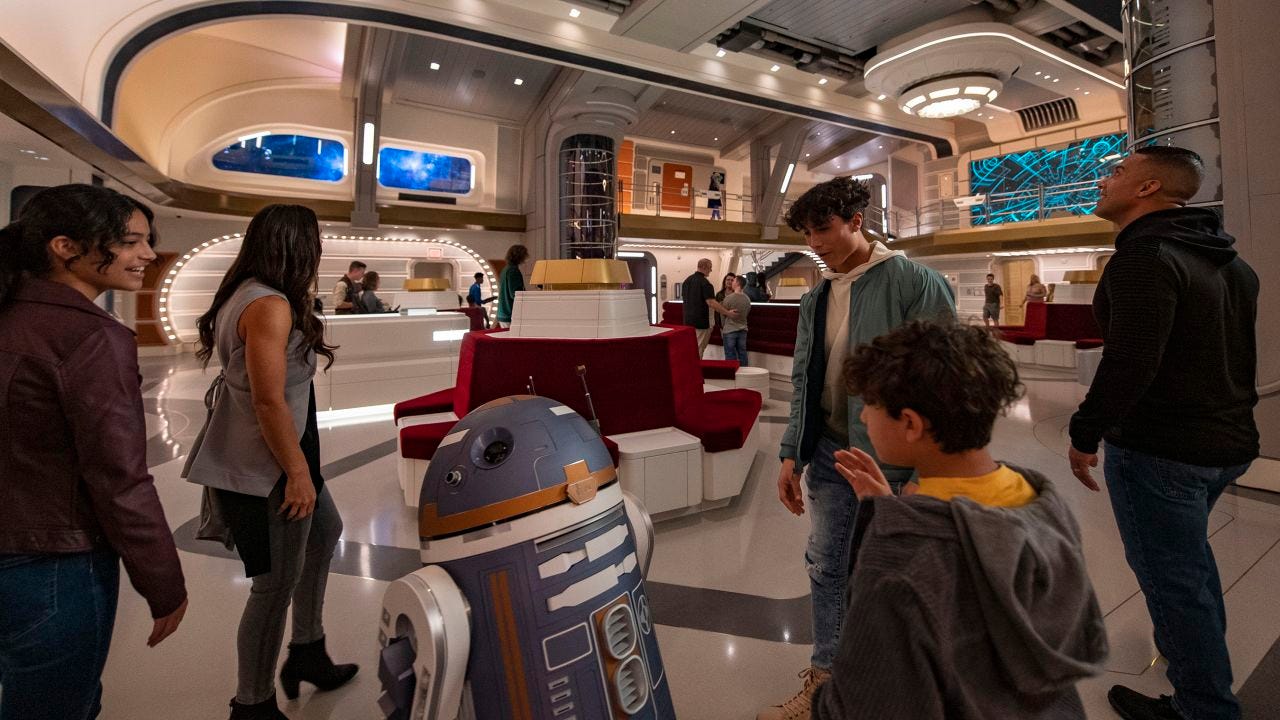 Galactic Starcruiser: Inside Disney World's new Star Wars resort | CNN