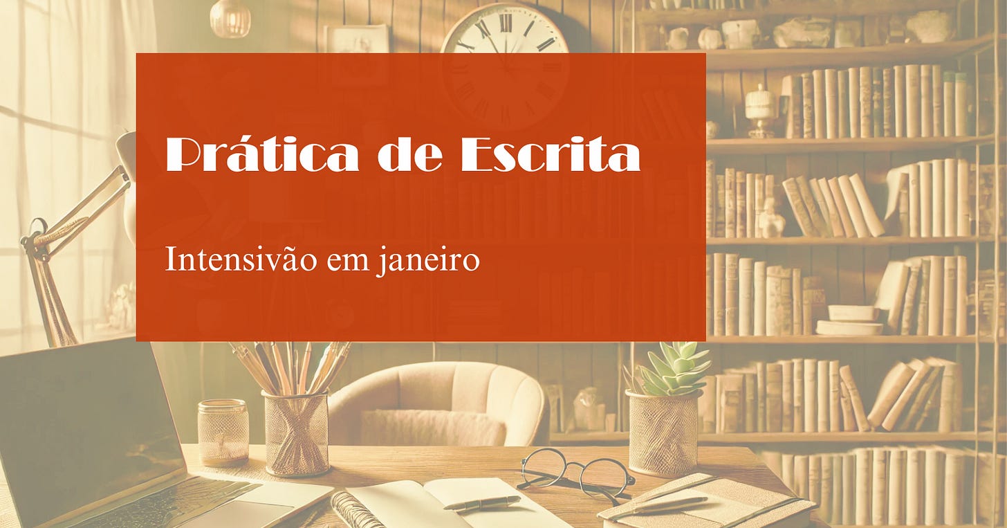 Card do curso, com inscrição em vermelho, com fundo de um escritório aconchegante, em cores pasteis.