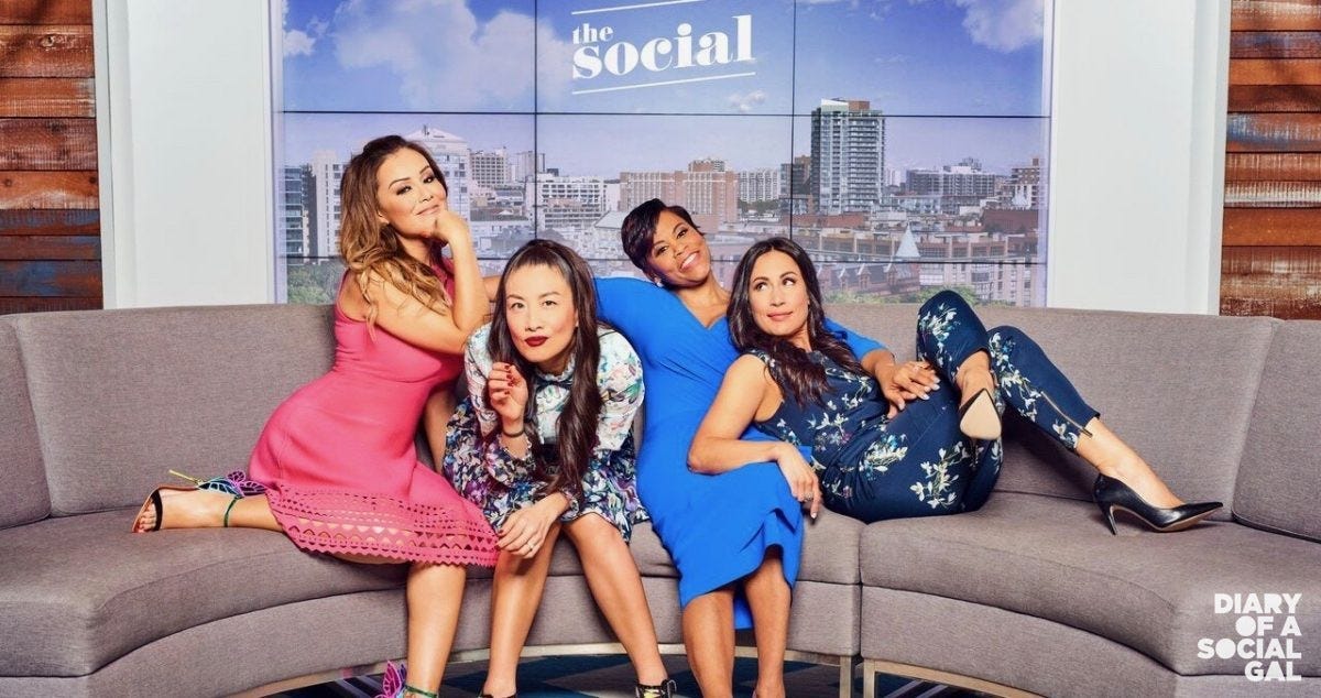 GETTING SOCIAL WITH THE GALS OF THE SOCIAL | Diary of a Social Gal