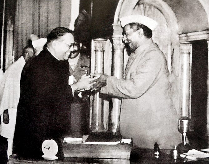 File:Dr. Babasaheb Ambedkar, chairman of the Drafting Committee, presenting  the final draft of the Indian Constitution to Dr. Rajendra Prasad on 25  November, 1949.jpg - Wikimedia Commons