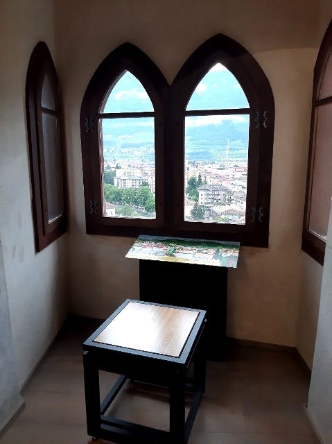 vista su Rovereto dall'interno del castello