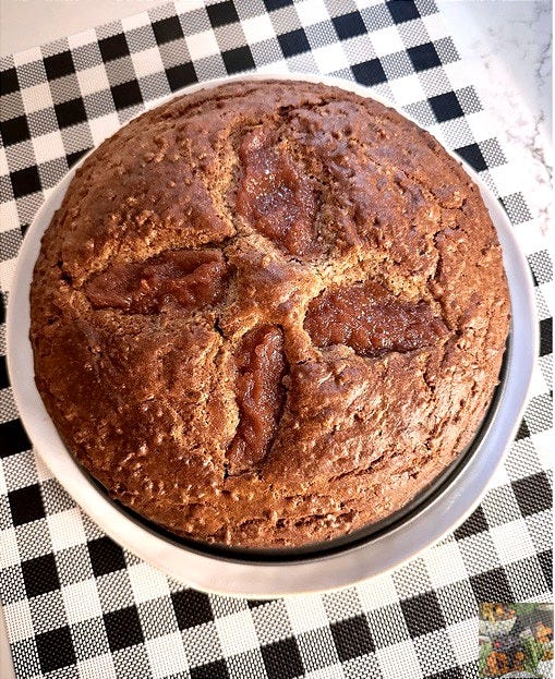 Honey and oats cake with apple butter