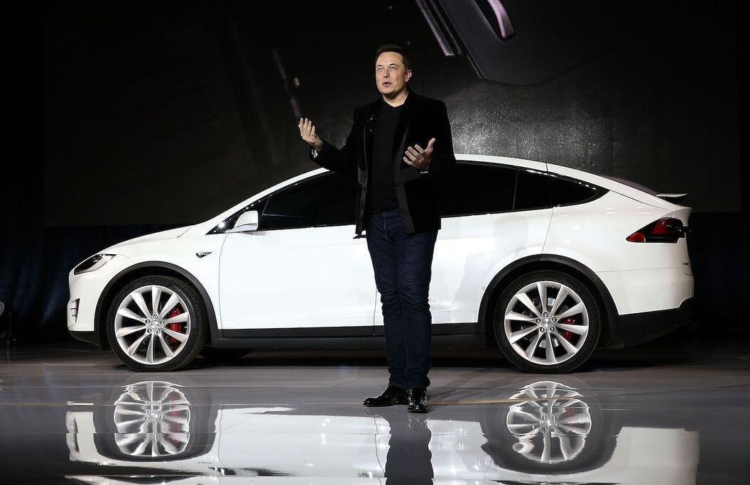 CEO de Tesla, Elon Musk (imágenes falsas)