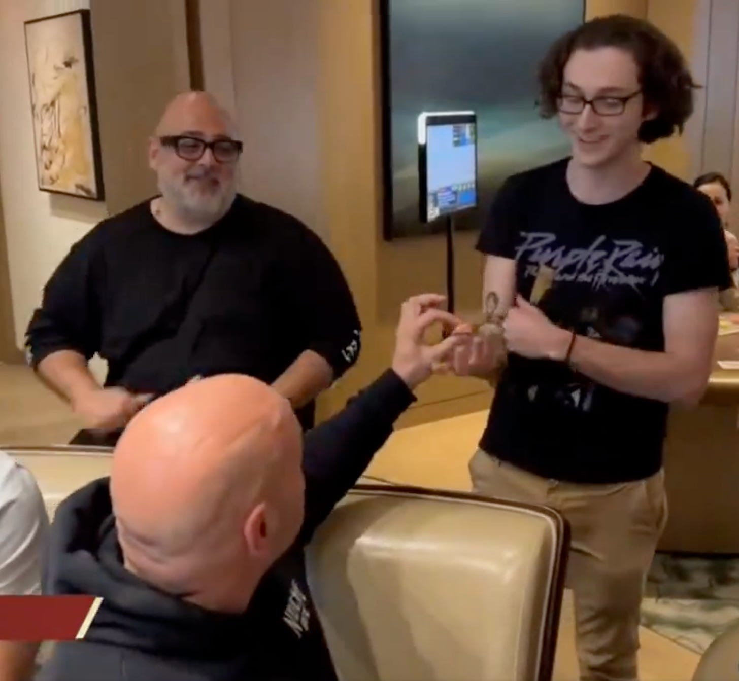 UFC CEO Dana White giving Barstool Sports' Robbie Fox $20,000