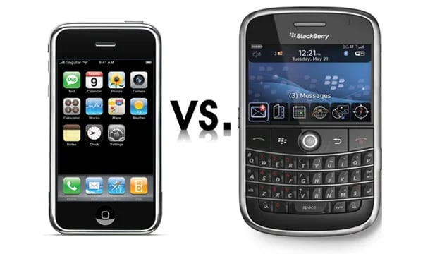 iPhone vs BlackBerry - Infobae