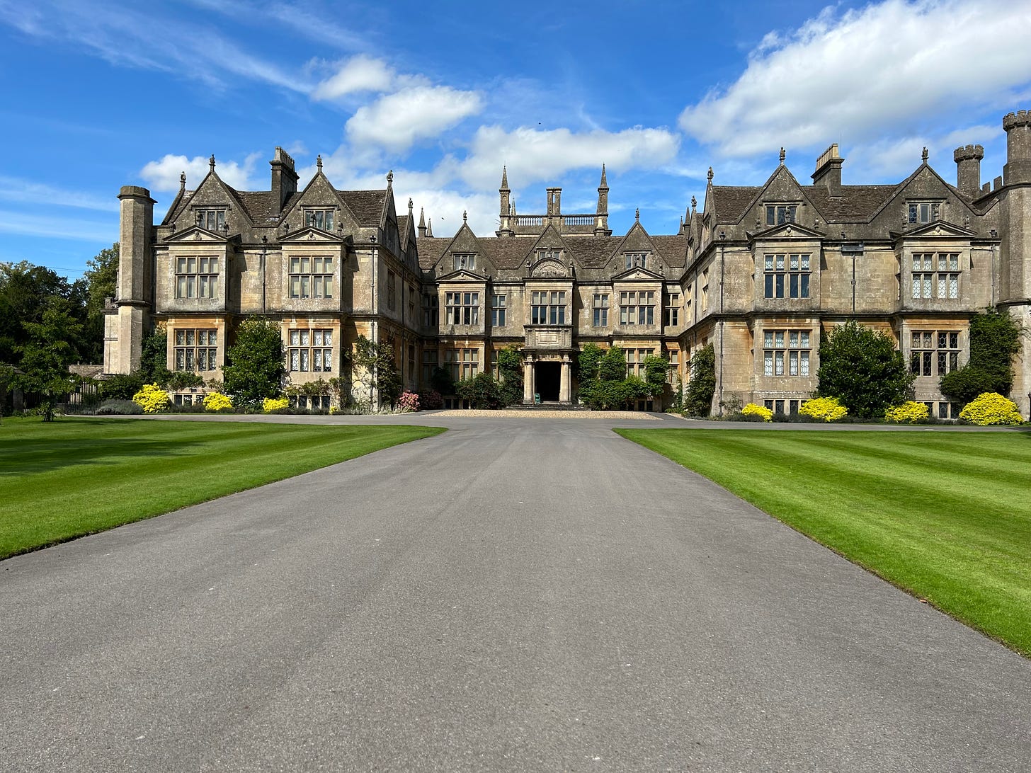 The south facing frontage of Corsham Court. Image: Roland's Travels