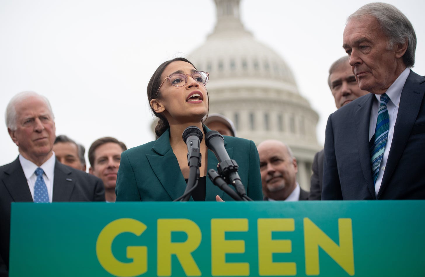 Ed Markey, Alexandria Ocasio-Cortez sponsor 'Green New Deal' plan - The  Boston Globe