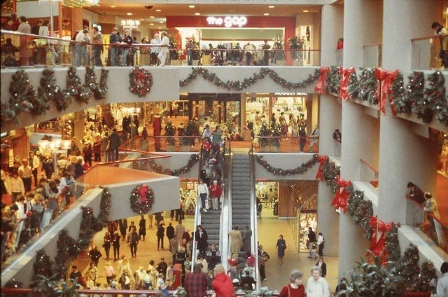 Malls at Christmastime, 80s and 90s : r/nostalgia