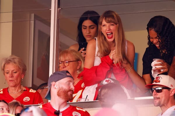 Travis Kelce Was a Star. Taylor Swift Put Him in Another Orbit. - The New  York Times