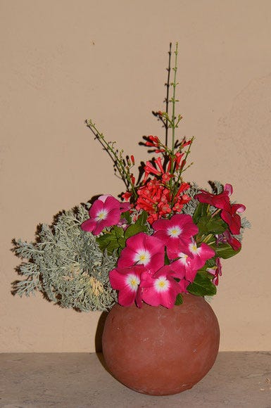 Front view of this week's Monday vase