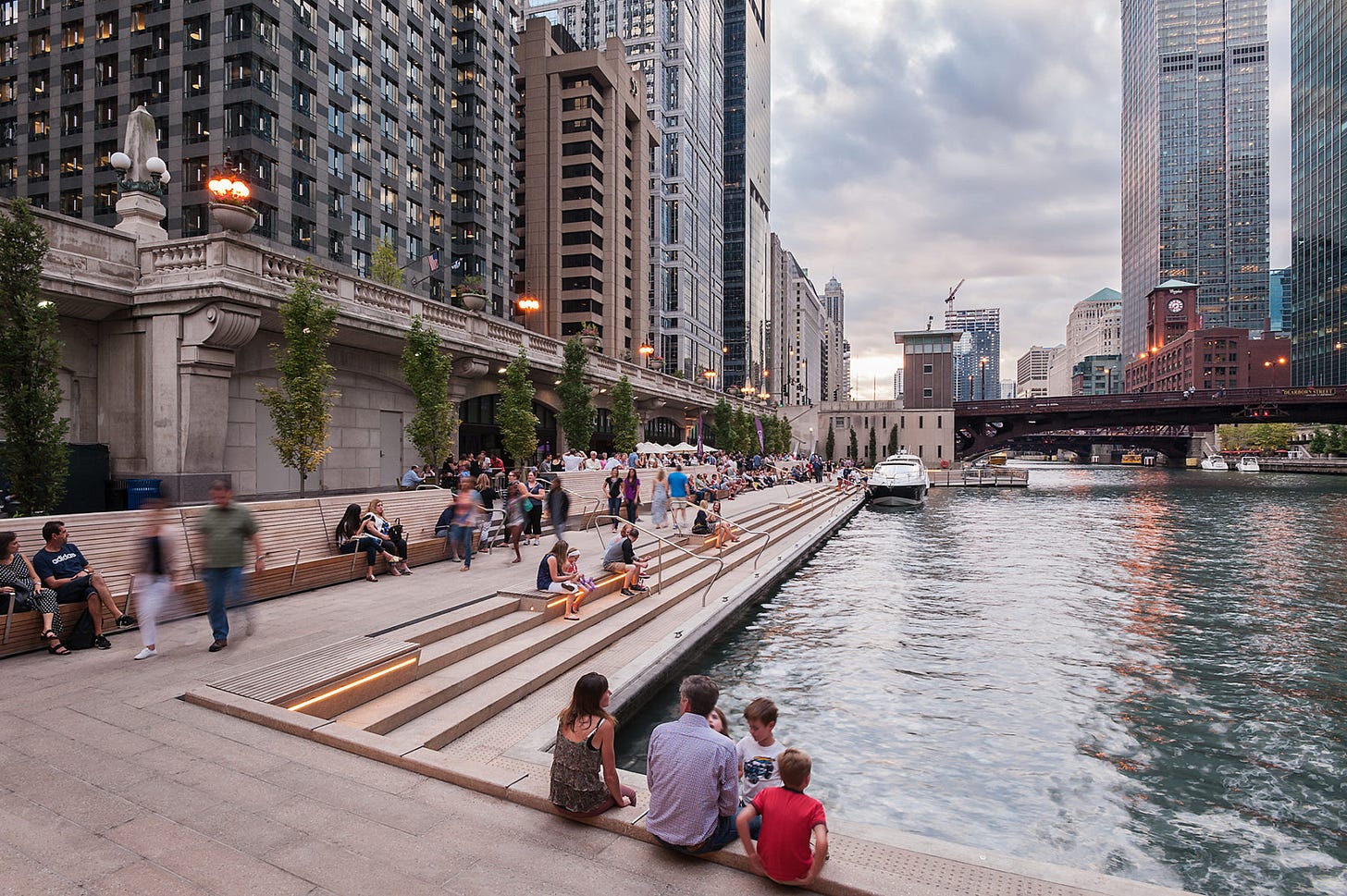 Chicago Riverwalk – Sasaki