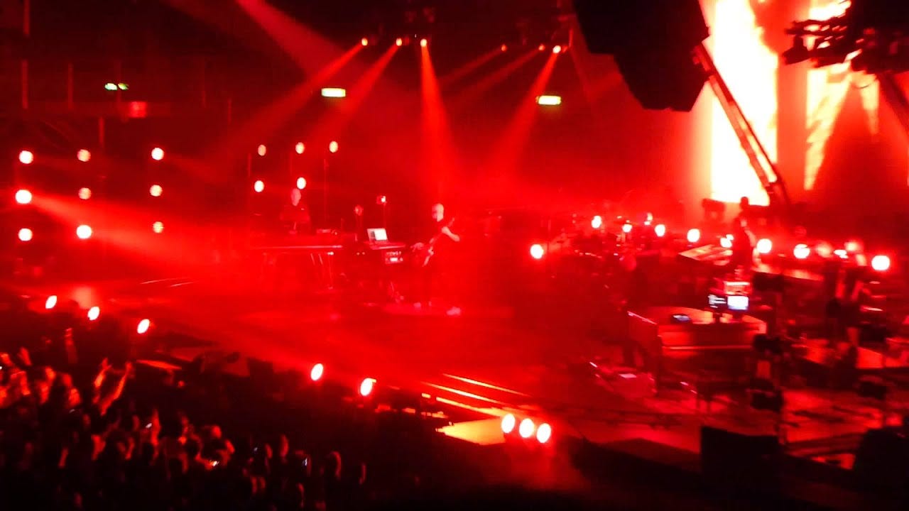 Peter Gabriel - RED RAIN Back to Front - Bologna 21/11/2014 - YouTube