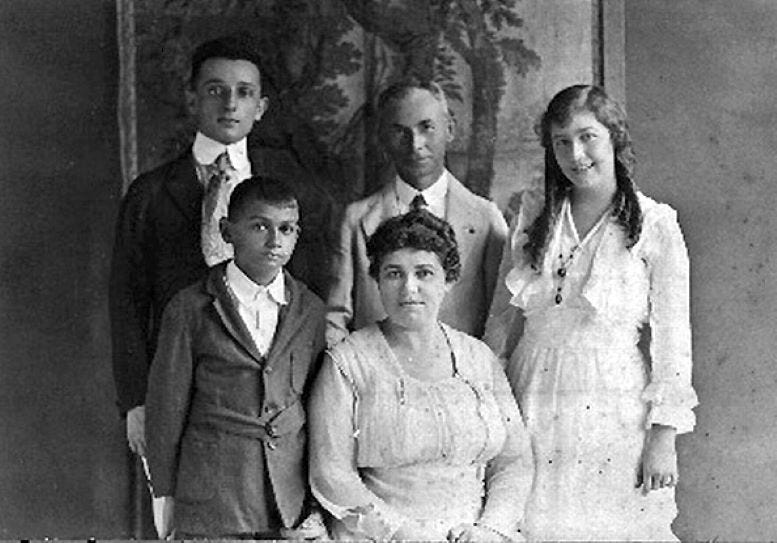 Cohen family in 1919. Courtesy of Florida State Archives.