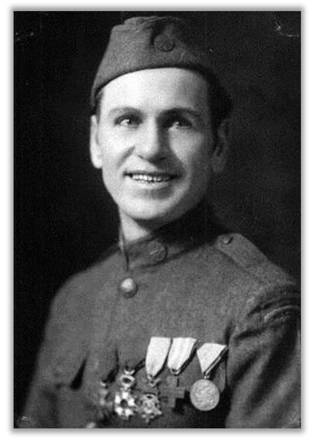 headshot of Thomas Neibaur, in uniform.