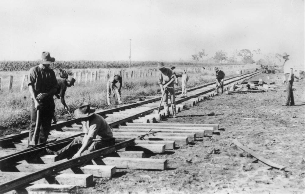 Building the railways : one man's story | State Library Of Queensland