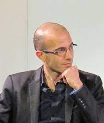 File:Yuval Noah Harari cropped.jpg - Wikimedia Commons