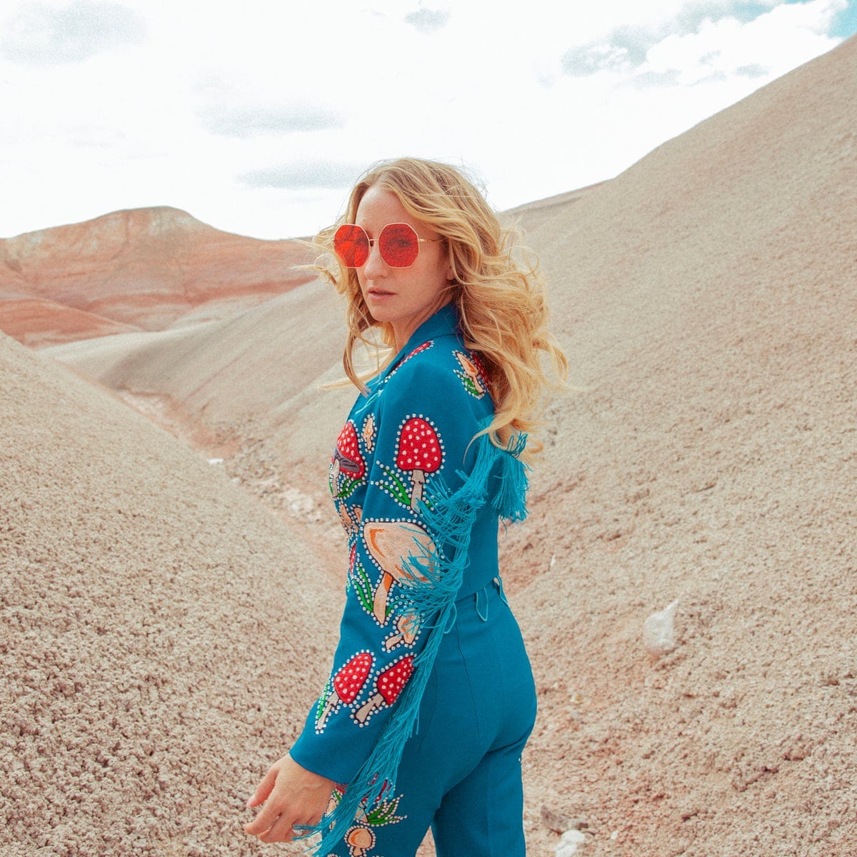 Margo Price: Strays review – a magic mushroom-fuelled trip that packs a  lyrical gut-punch | Music | The Guardian