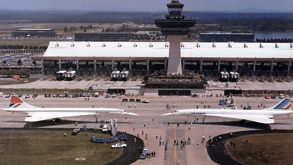 5/24/1976: Two Concorde Land in Washington Dulles – Airways