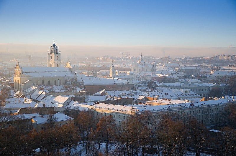 File:Foggy Winter Sunrise in Vilnius.jpg