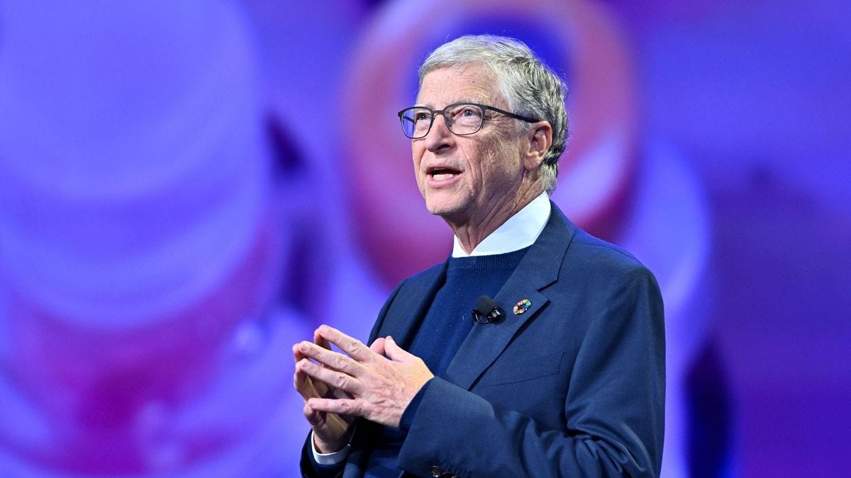 Bill Gates beszél a színpadon az éves Goalkeepers NYC eseményen.