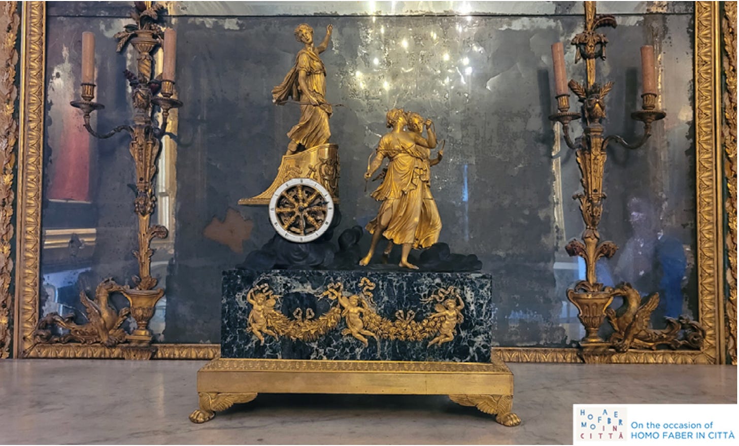 Immagine che contiene arte, portafotografie, dipinto, statua

Descrizione generata automaticamente