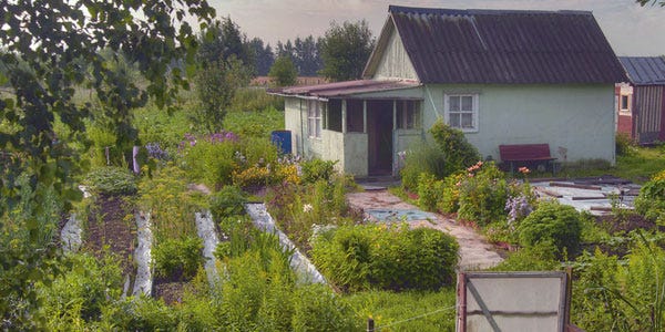 Russian Dacha Gardens - Small Farmer's JournalSmall Farmer's Journal