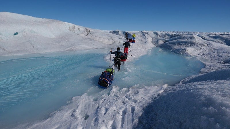 Pietro Trabucchi ha attraversato la Groenlandia trascinandosi appresso una slitta con tutto l'occorrente per la sopravvivenza.
