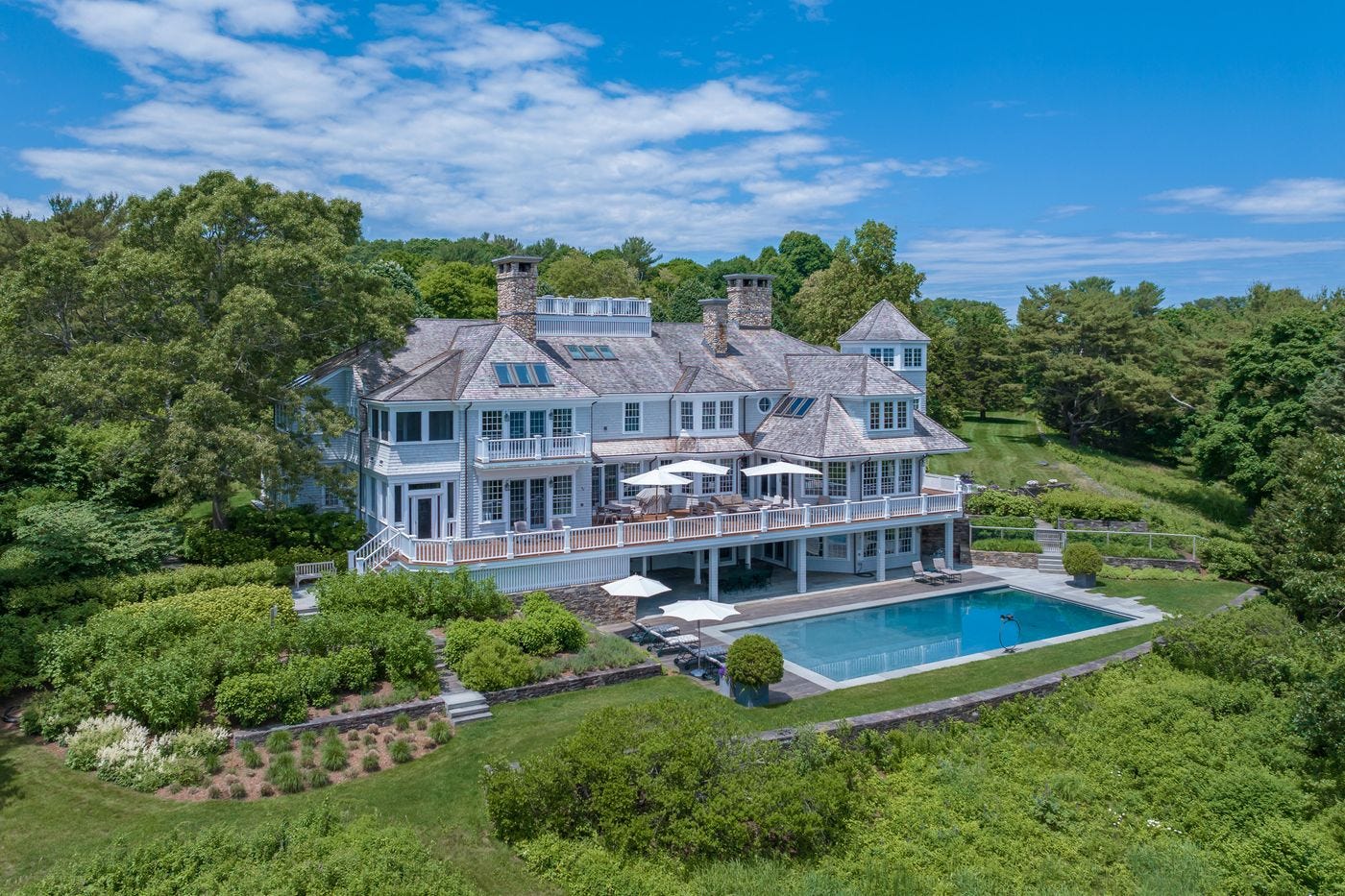 The Goose Point compound in Duxbury is offer by LandVest Christie’s International Real Estate