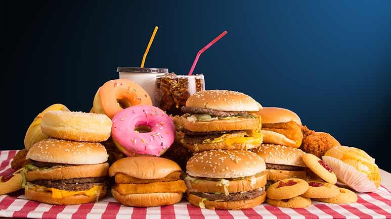 junk food consumption rewires the brain
