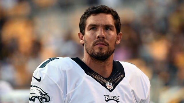 sam bradford heads west to vikings country