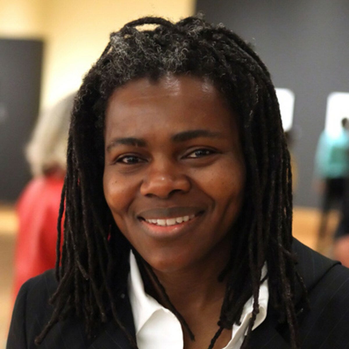 Chapman car. Трэйси Чэпмен. Tracy Chapman 2022. Трейси Чапман. Tracy Chapman albums.