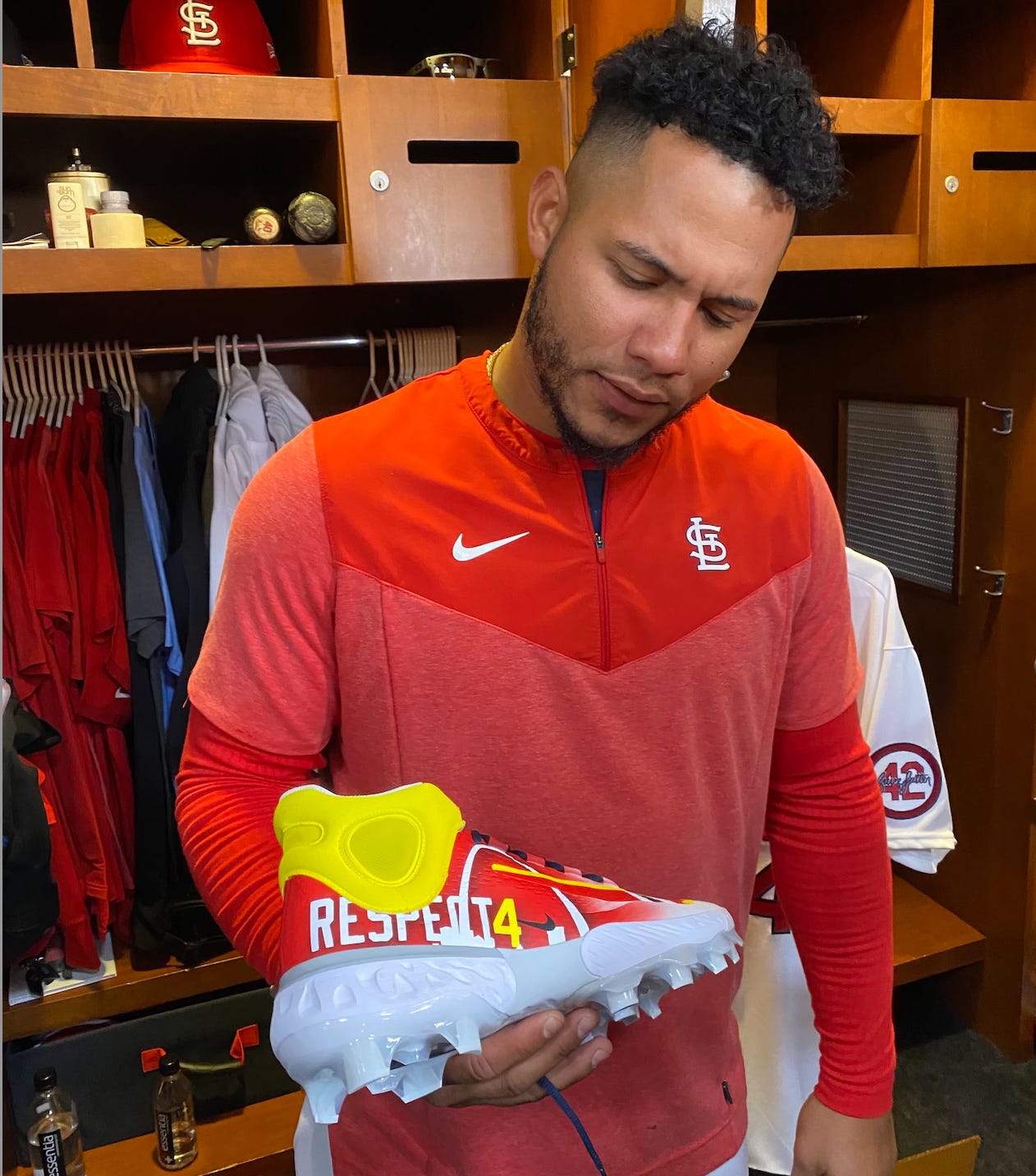 St. Louis Cardinals Catcher Willson Contreras reveals cleats to honor  Yadier Molina