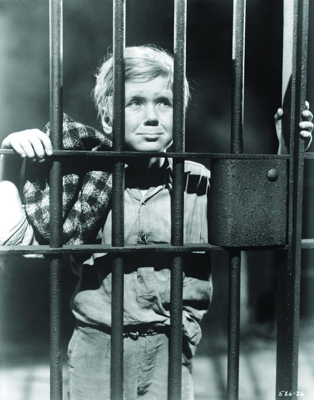 Jackie Cooper annihilating my heart in a scene from The Champ