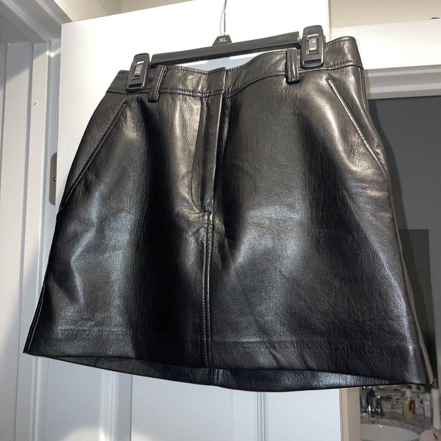 Aritzia Babaton Chisel Black Leather Mini Skirt In Size 2 - Picture 1 of 4