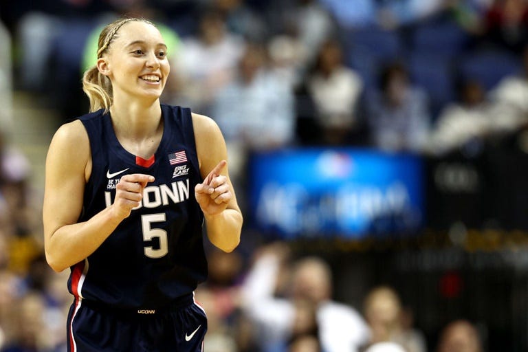 UConn's Paige Bueckers signs NIL deal with Panini America