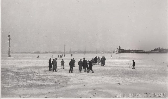 r/Venezia - Frozen lagoon 