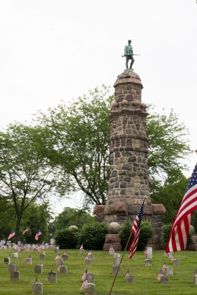 A monument to the fallen (Middletown Cemetery) 