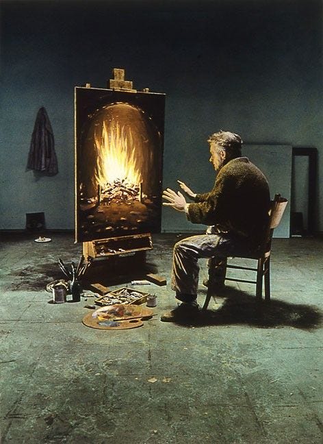 Un hombre mayor, en un cuarto vacío y frío, intenta calentarse frente a un lienzo donde ha pintado una hoguera.