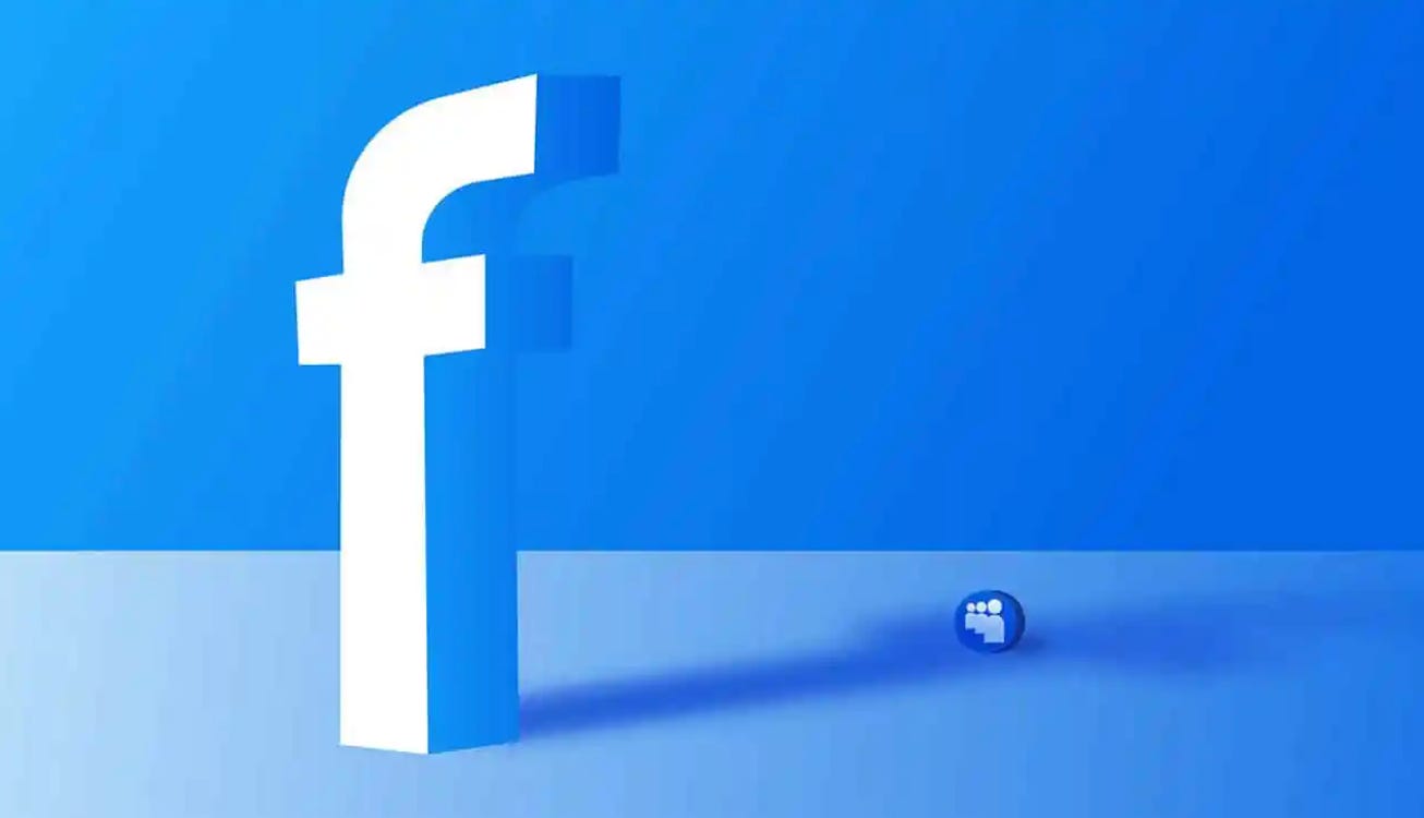 facebook logo looming over the myspace icon