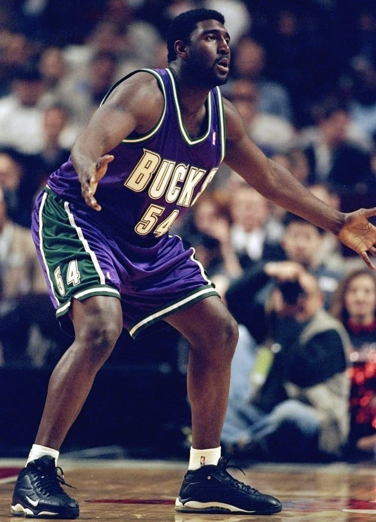 Robert Traylor, a Center Known for Filling the Lane, Dies at 34 - The New  York Times
