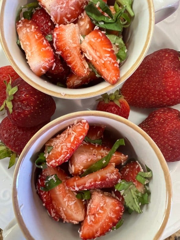 simple strawberry salad