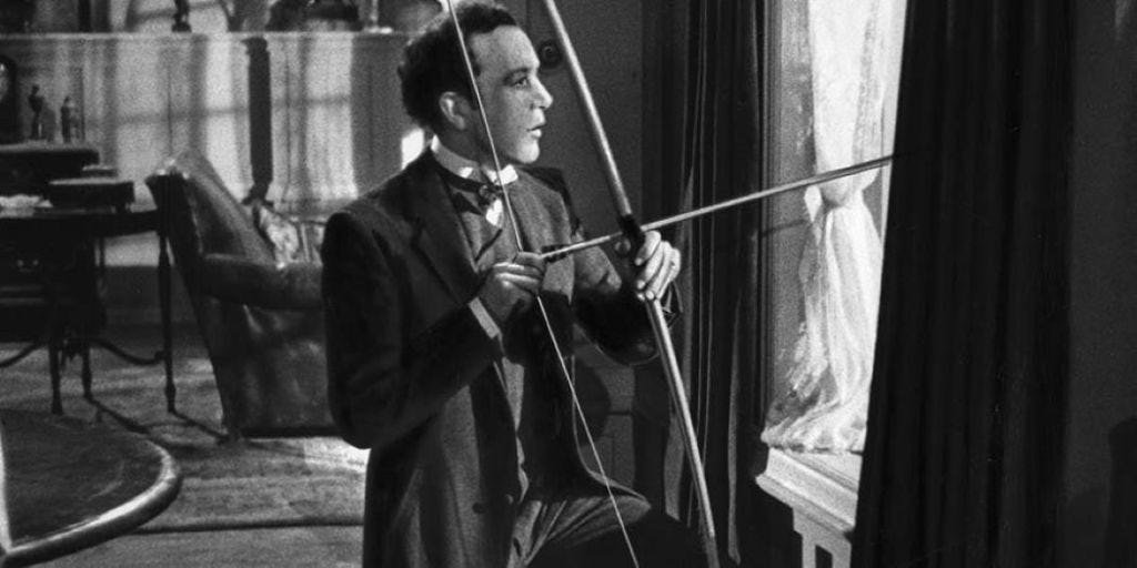 Kind Hearts and Coronets (1949) – The Movie Screen Scene