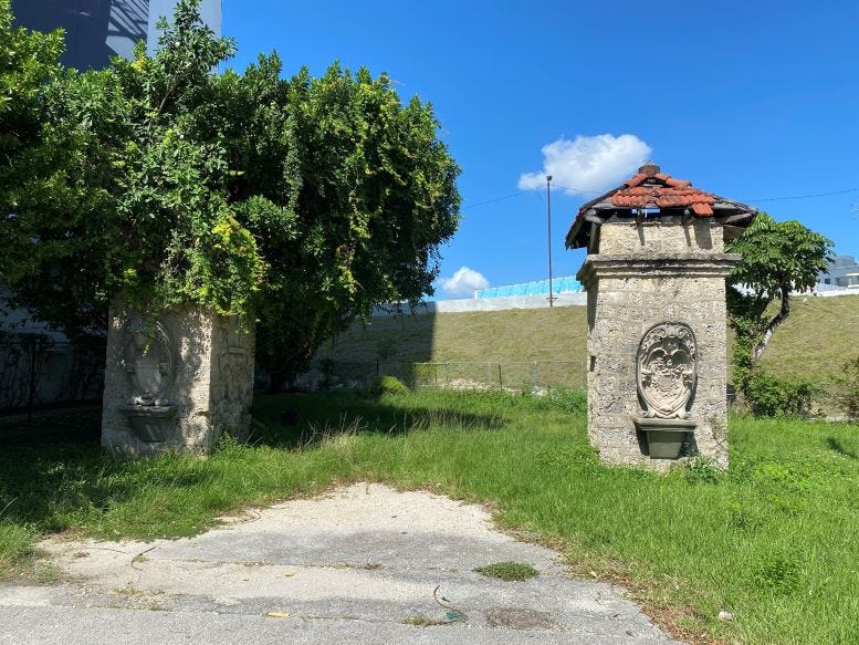 Photograph of the Gate Posts on October 16, 2021. 