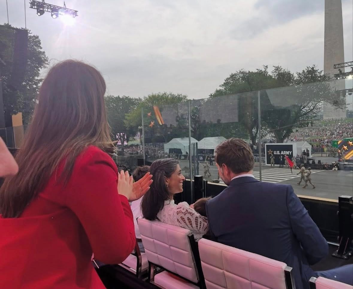 May be an image of 3 people and newsroom