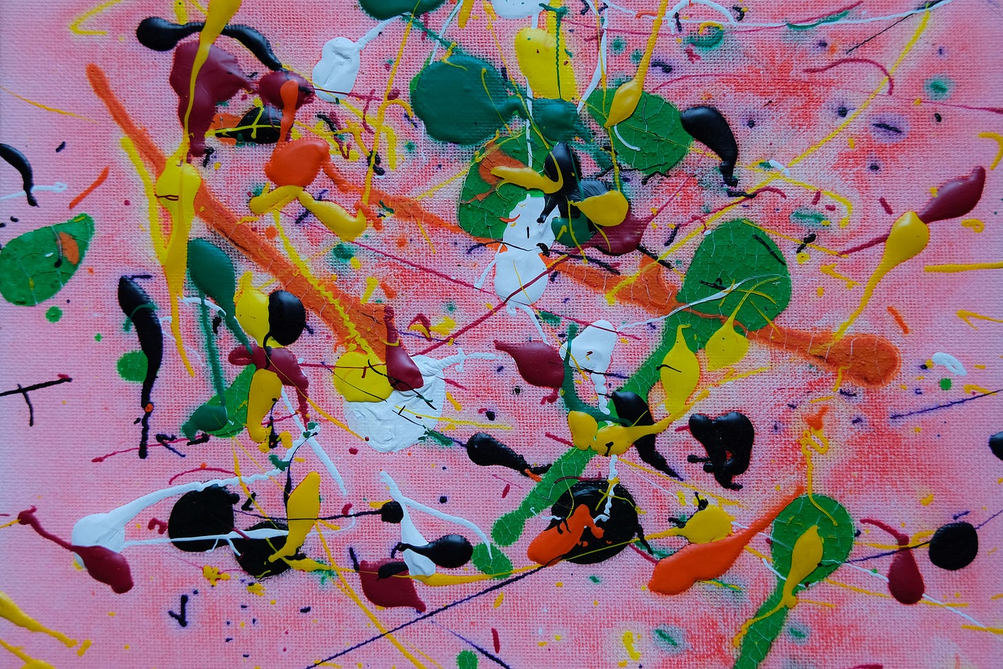 Tela astratta, con tempere di vari colori che a schizzi vanno a formare una sorta di quadro astratto. Tela astratta, con tempere di vari colori che a schizzi vanno a formare una sorta di quadro astratto.