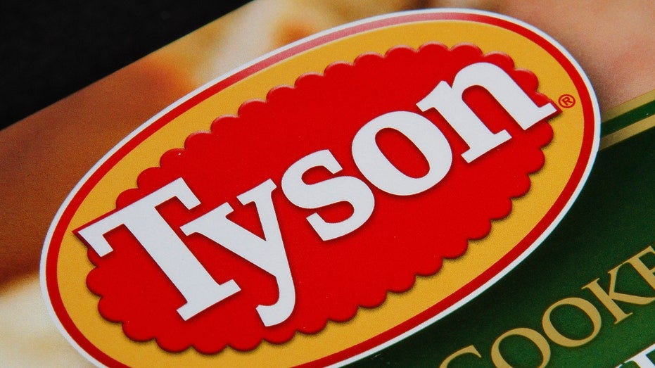 Tyson Foods planning to hire over 40,000 asylum seekers, migrants | Fox  Business