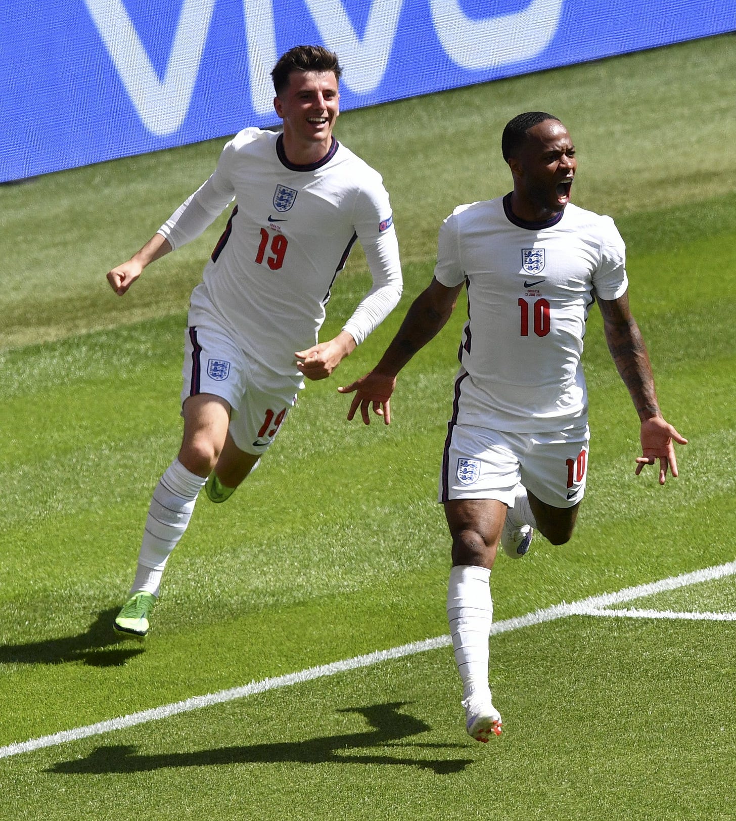 Sterling strikes as England beats Croatia to launch Euro 2020 campaign |  Daily Sabah